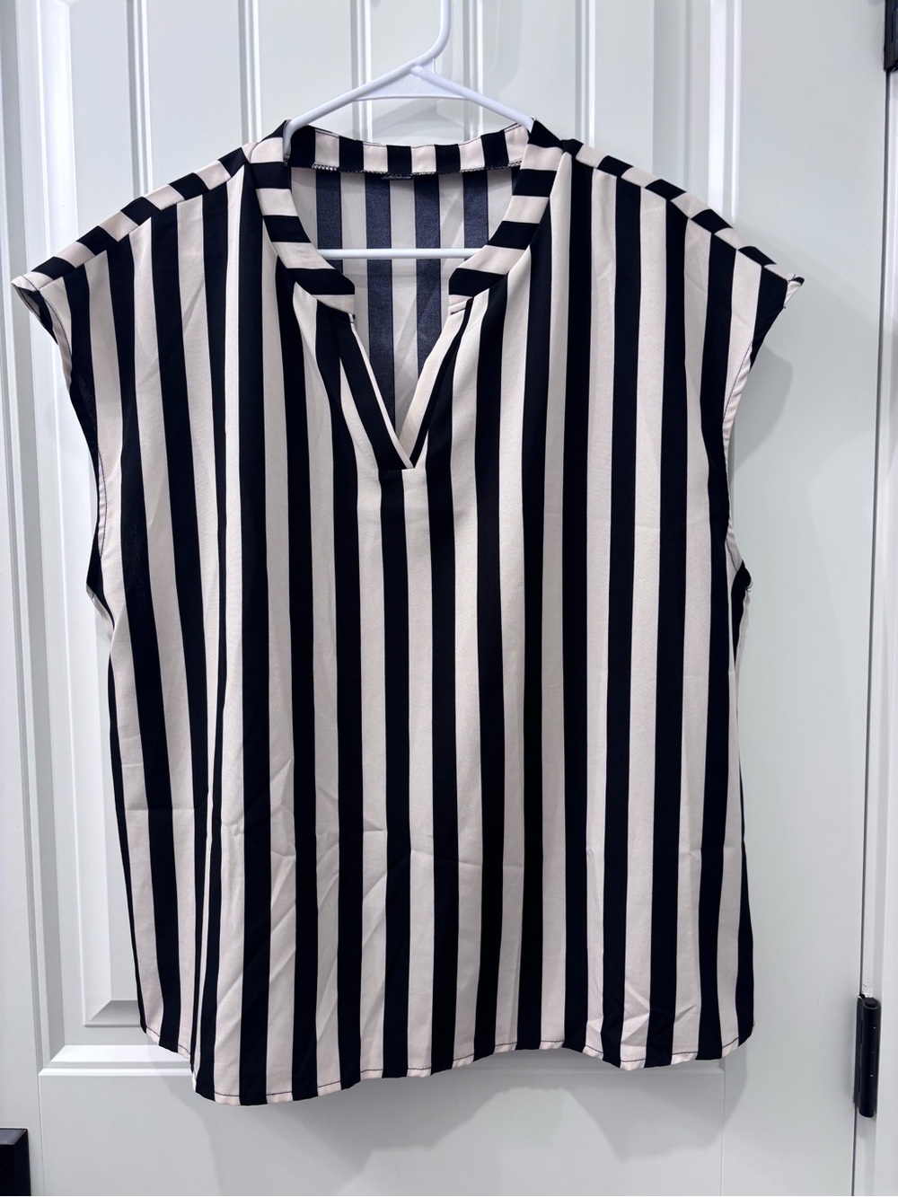 SHEIN Black & Cream Vertical Stripe V-Neck Sleeveless Blouse